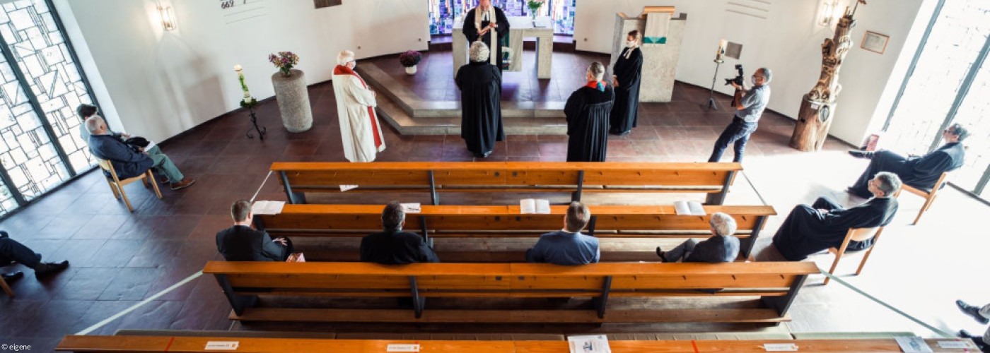 Blick von der Orgel auf Gottesdienst zur Amtseinführung von Fr. Keilhauer