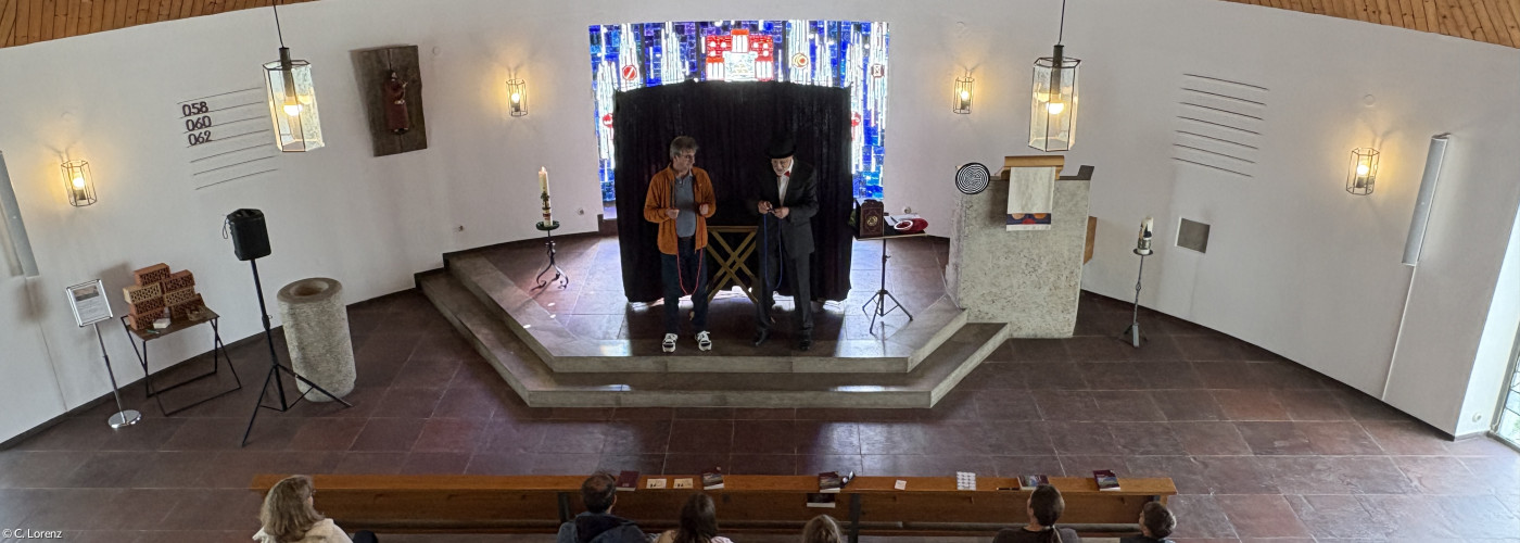 Zaubergottesdienst in der Kirche von oben