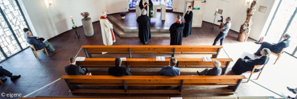 Blick von der Orgel auf Gottesdienst zur Amtseinführung von Fr. Keilhauer