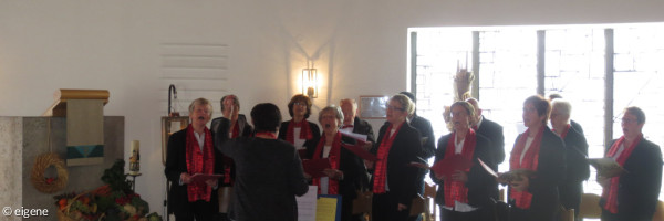 Kirchenchor beim Auftritt in der St. Johanneskirche